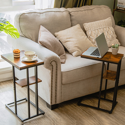 L'incastramento stretto moderno C presenta il comodino per Sofa End
