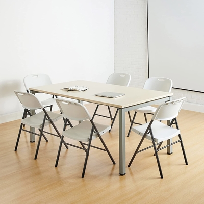 Plastica d'acciaio pieghevole portatile all'aperto accatastabile della sedia per gli eventi