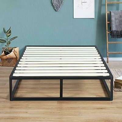 Struttura su misura del letto del ferro battuto di re Metal Bed Frame con le stecche di legno